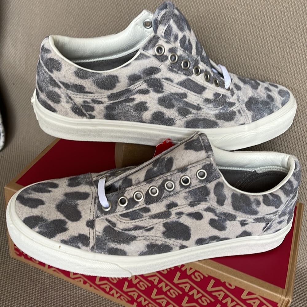 Vans Women's Gray and White Leopard Print Low Top Sneakers - Picture 11 of 16